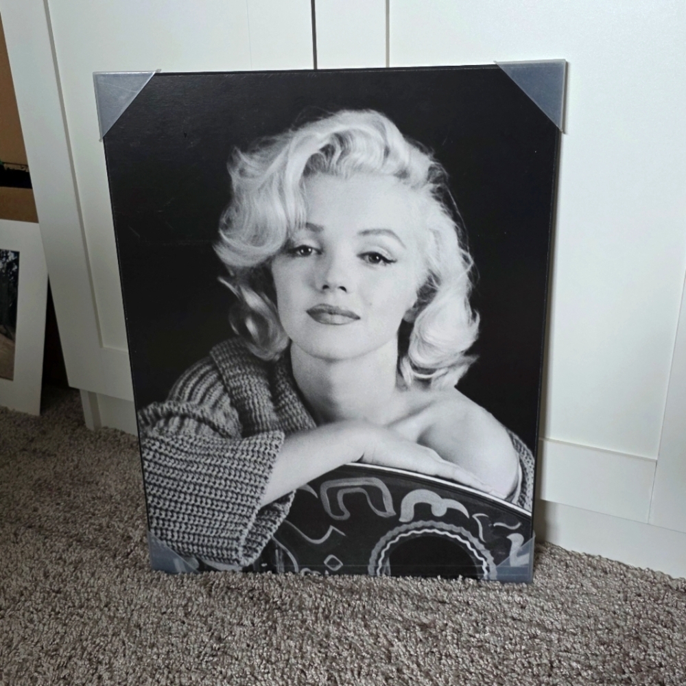 Black and White Marilyn Monroe Art 19"x15"